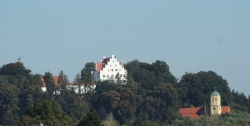 Lindenallee zum Schloss Neuburg an der Kammel